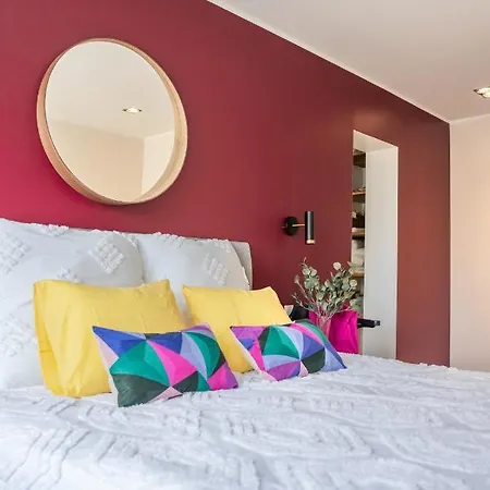 Διαμέρισμα Spacious Family Friendly Apartment, Free Parking *